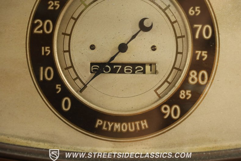 Plymouth-Other-1933-Buttercream-Yellow-Gold-Brown-41