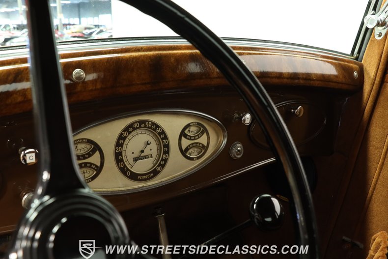 Plymouth-Other-1933-Buttercream-Yellow-Gold-Brown-43