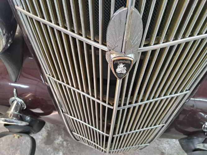 Plymouth-Other-1935-Red-Beige-1
