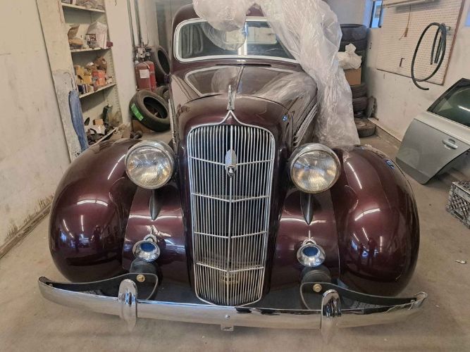 Plymouth-Other-1935-Red-Beige