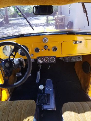 Plymouth-Other-1937-Yellow-11
