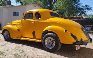 Plymouth-Other-1937-Yellow-2