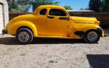 Plymouth-Other-1937-Yellow-3