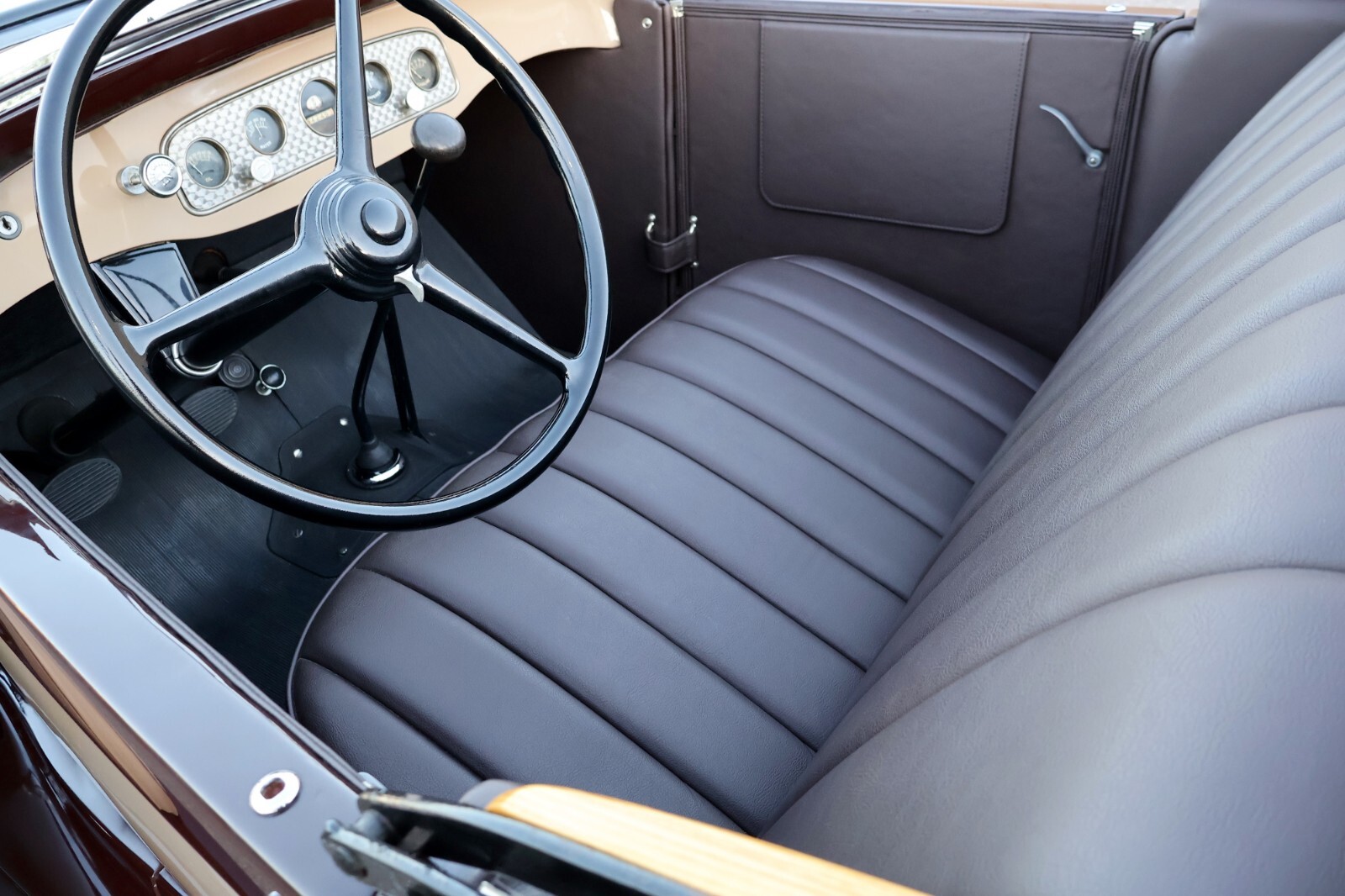 Plymouth-PA-1931-Convertible-19