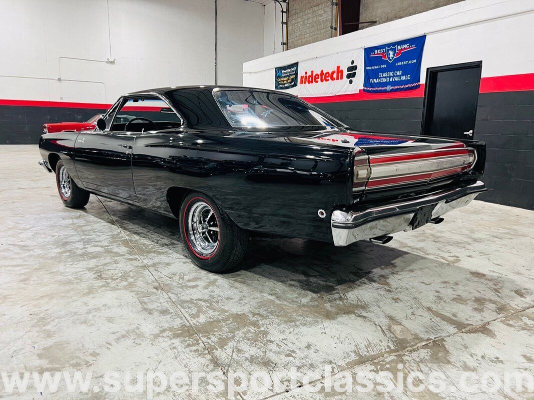 Plymouth-Road-Runner-1968-Coupe-2