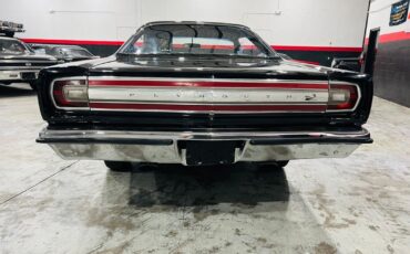 Plymouth-Road-Runner-1968-Coupe-3