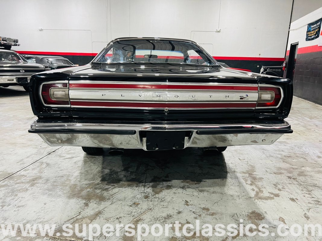 Plymouth-Road-Runner-1968-Coupe-3
