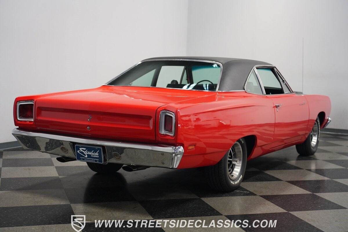Plymouth-Road-Runner-1969-Hardtop-13