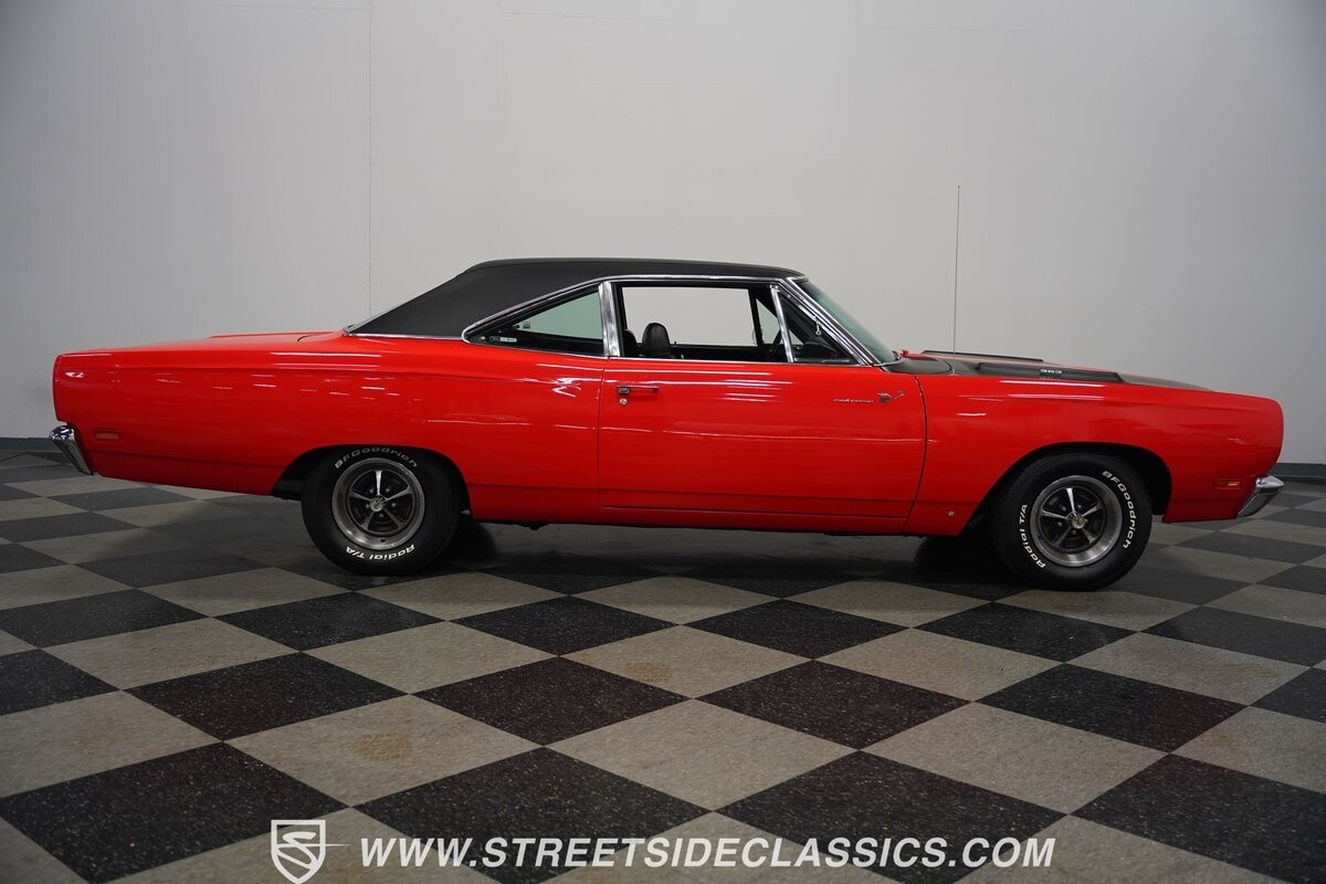 Plymouth-Road-Runner-1969-Hardtop-16
