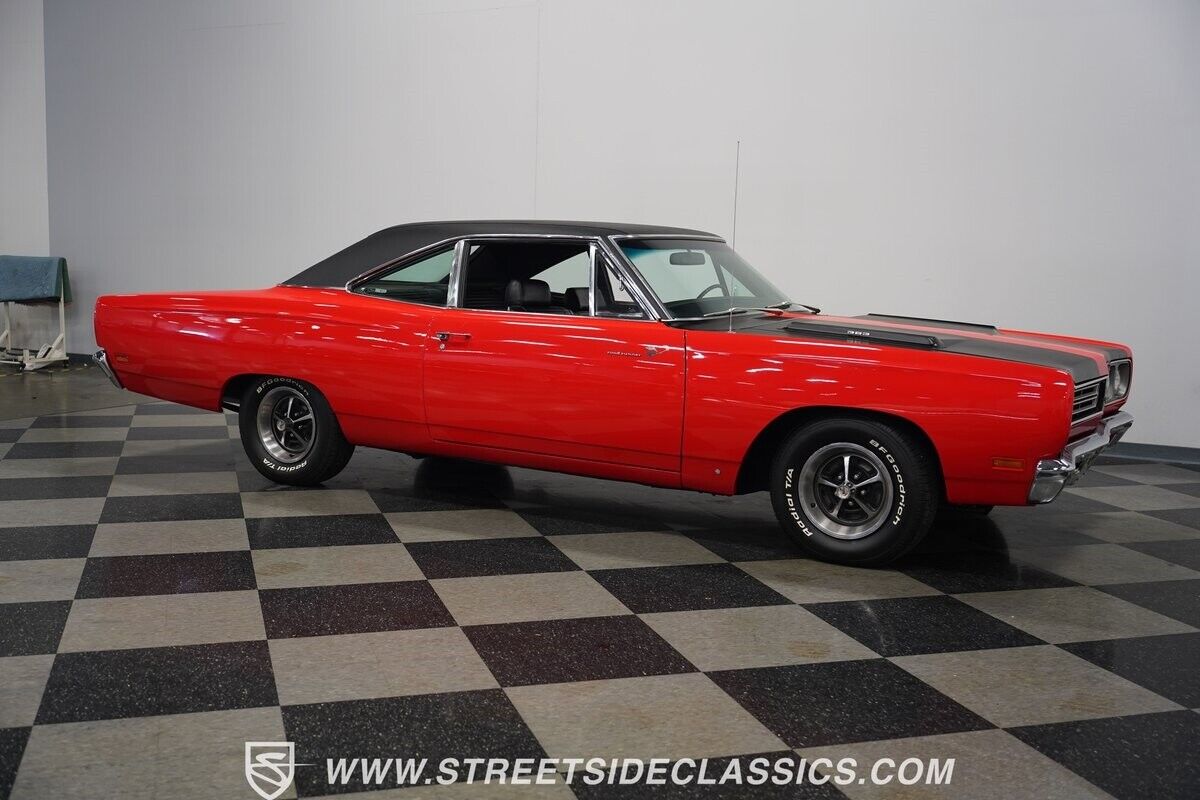 Plymouth-Road-Runner-1969-Hardtop-17