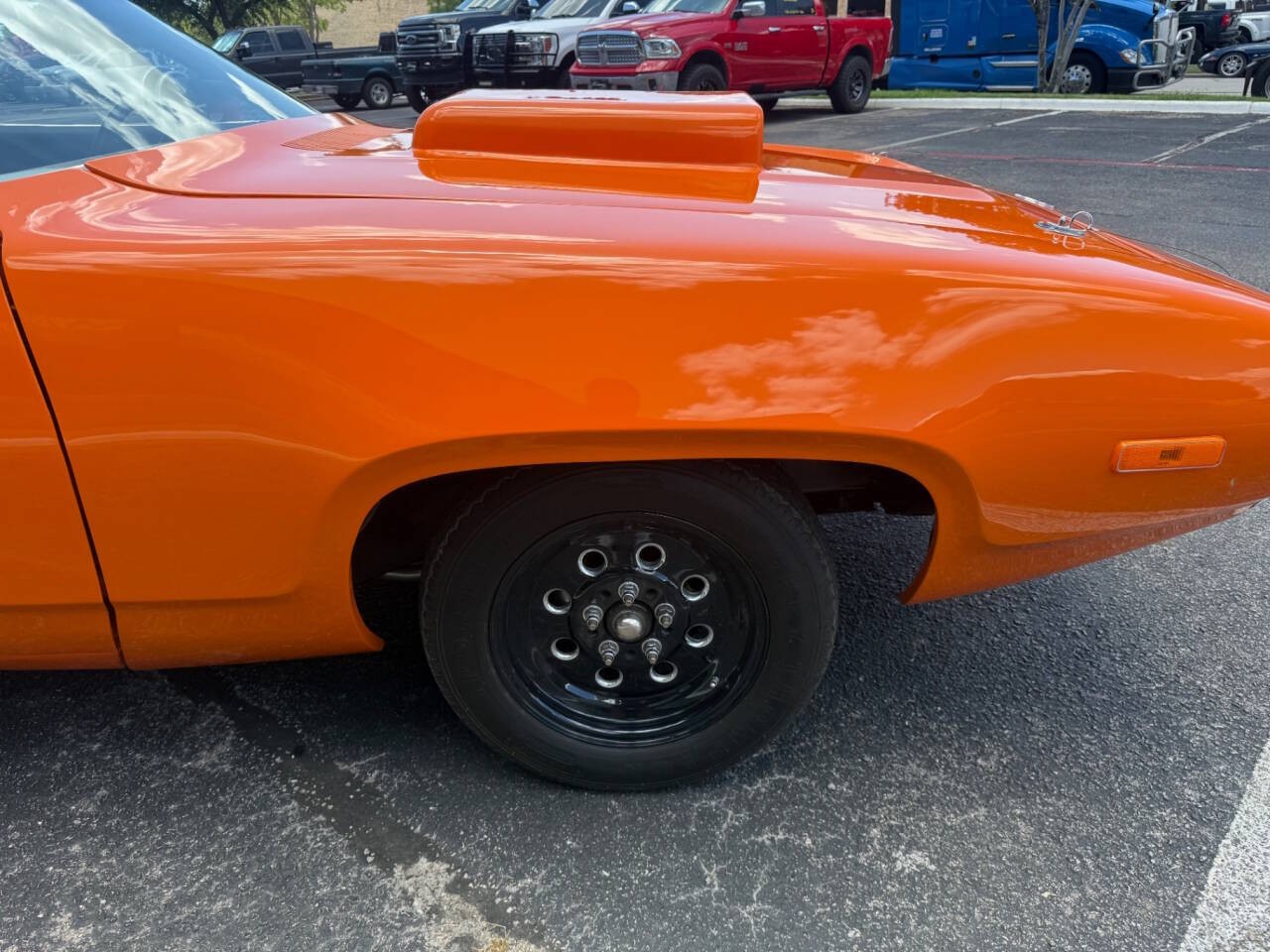 Plymouth-Road-Runner-1972-Coupe-10