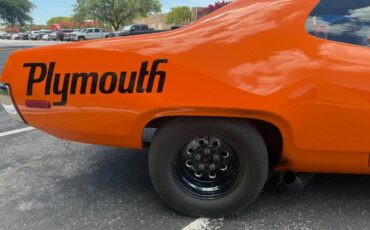 Plymouth-Road-Runner-1972-Coupe-12