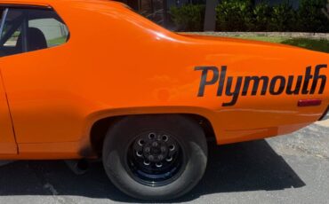 Plymouth-Road-Runner-1972-Coupe-15