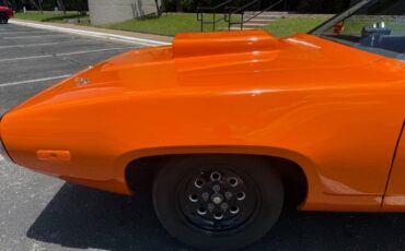 Plymouth-Road-Runner-1972-Coupe-17