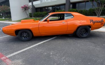 Plymouth-Road-Runner-1972-Coupe-3
