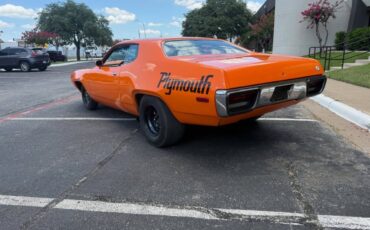 Plymouth-Road-Runner-1972-Coupe-4