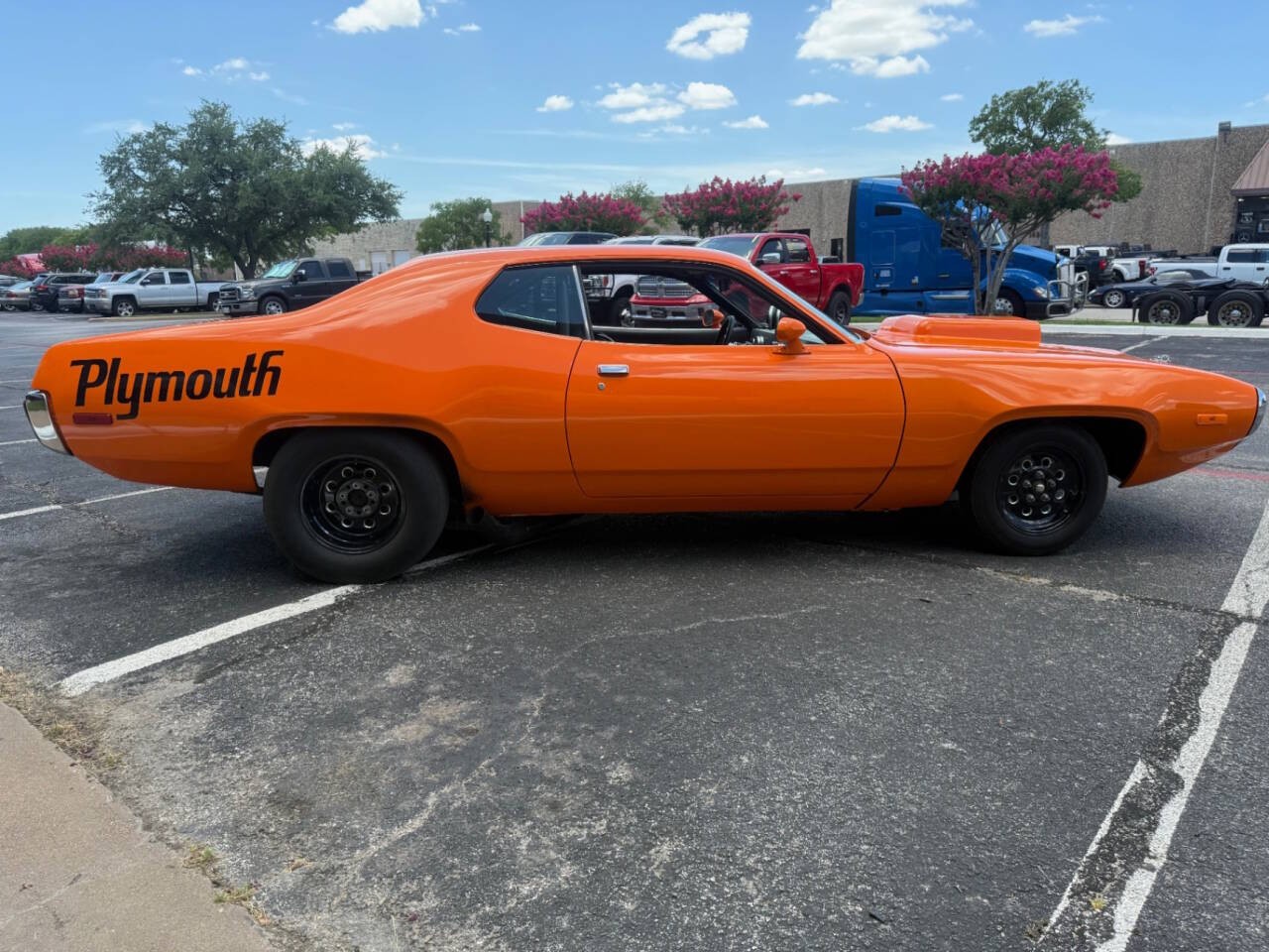 Plymouth-Road-Runner-1972-Coupe-7