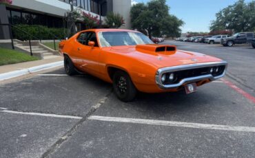 Plymouth-Road-Runner-1972-Coupe-8