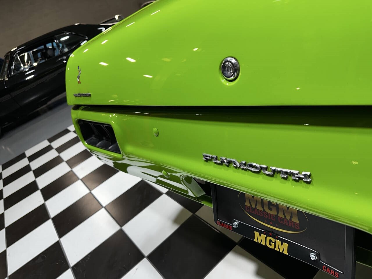 Plymouth-Road-Runner-1973-Coupe-16