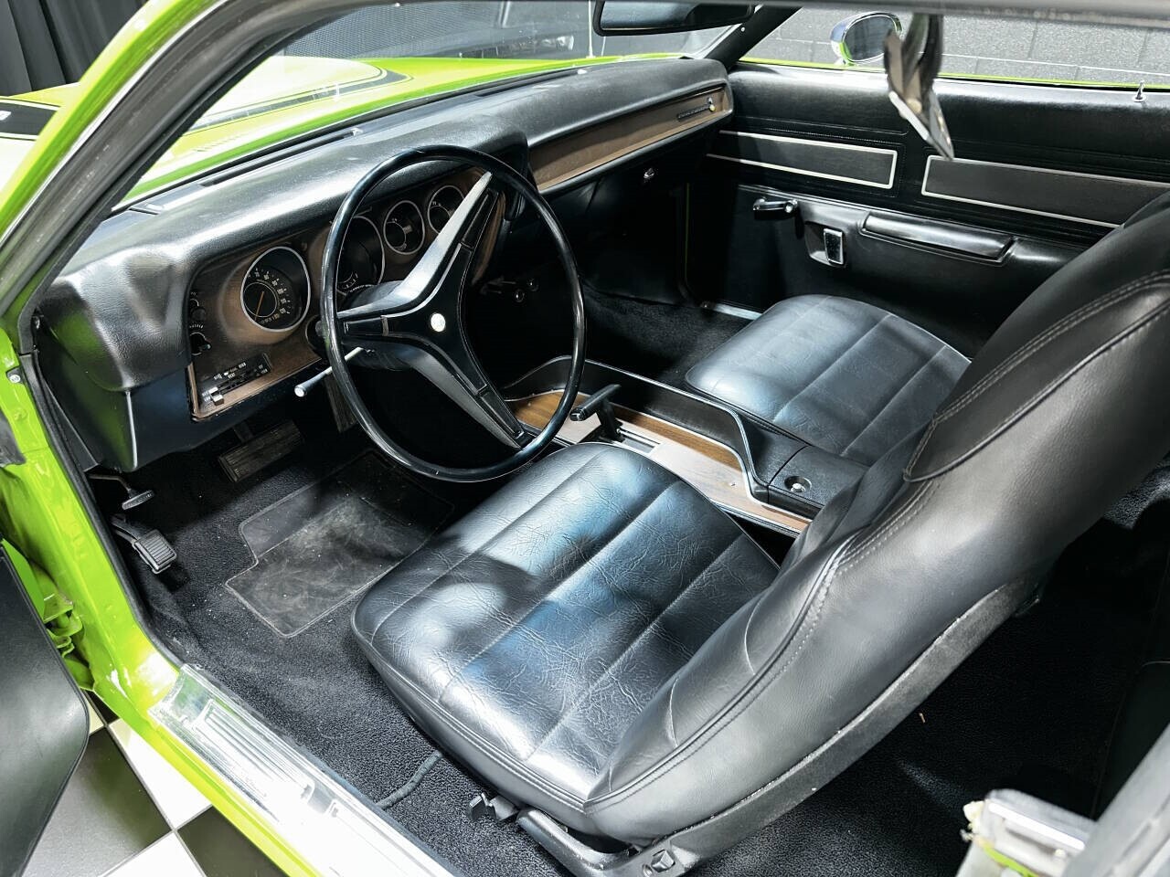 Plymouth-Road-Runner-1973-Coupe-19