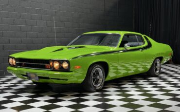 Plymouth-Road-Runner-1973-Coupe-2