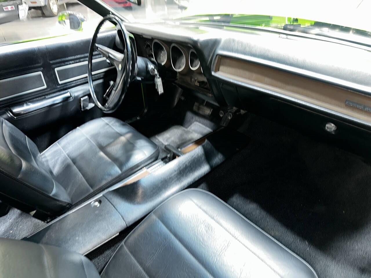 Plymouth-Road-Runner-1973-Coupe-29