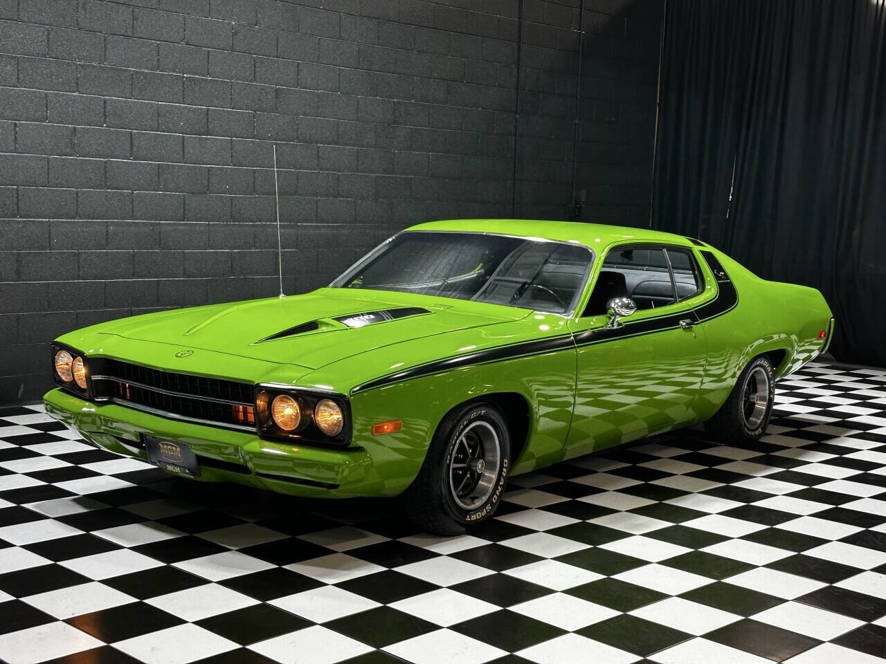 Plymouth-Road-Runner-1973-Coupe-33