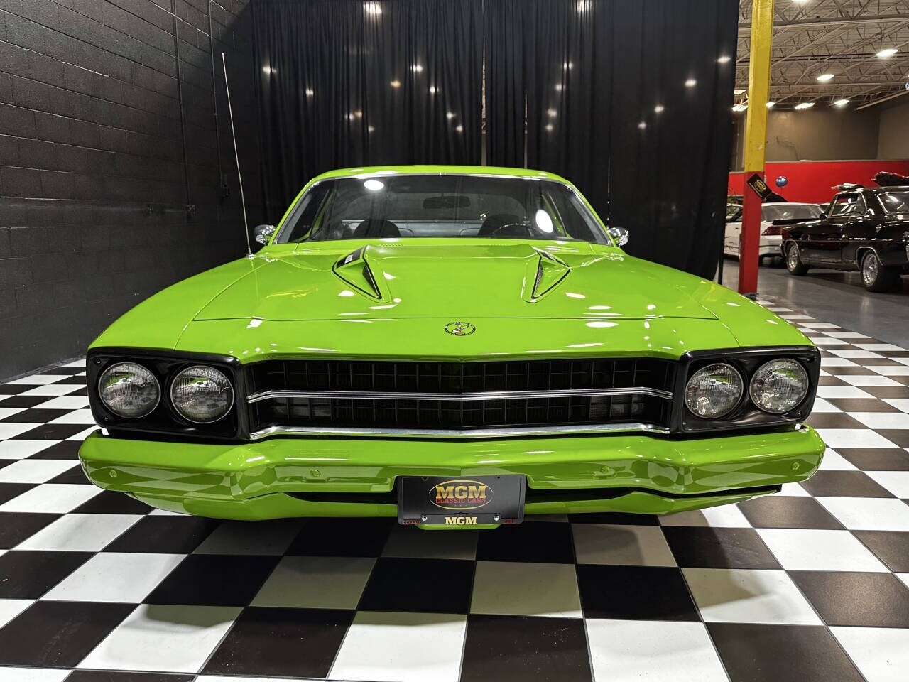 Plymouth-Road-Runner-1973-Coupe-34