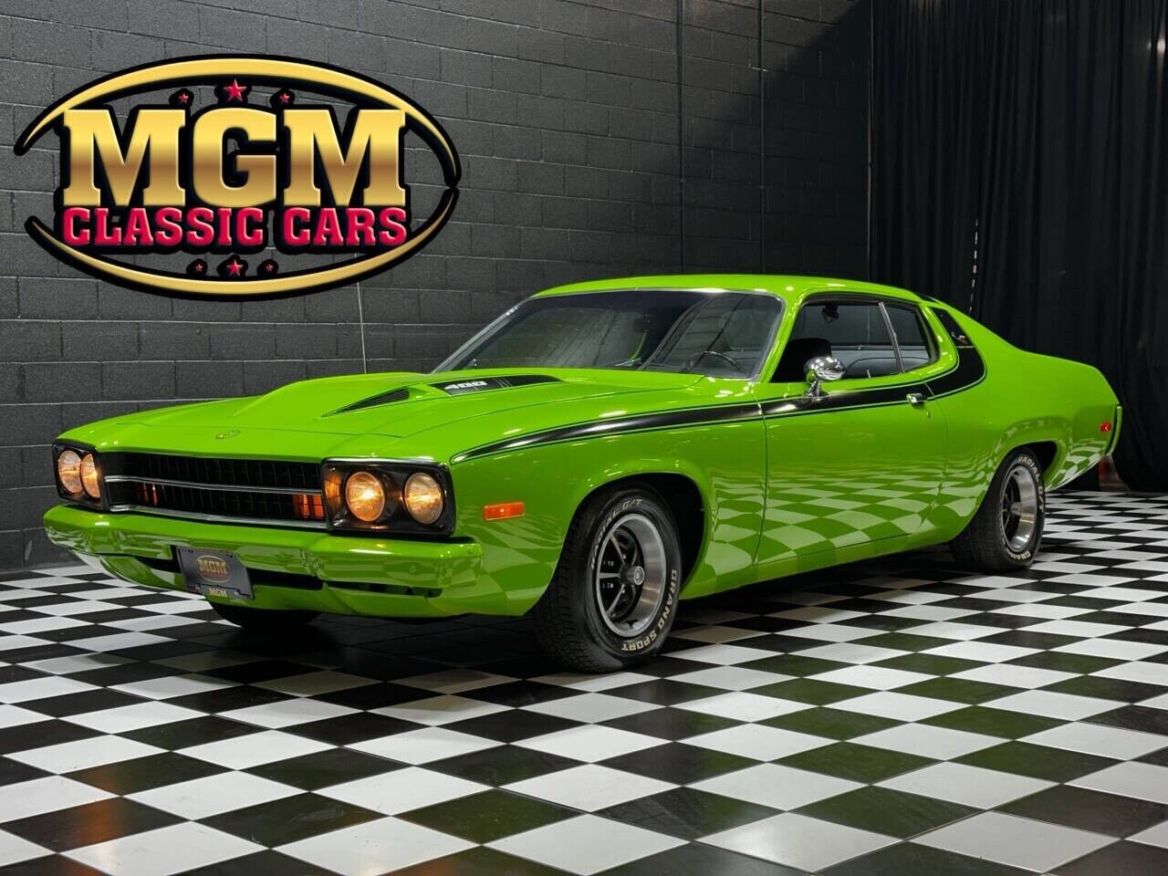 Plymouth-Road-Runner-1973-Coupe