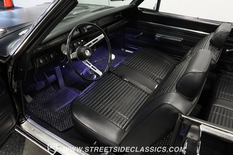 Plymouth-Road-runner-1969-Black-Velvet-Black-17