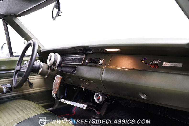 Plymouth-Road-runner-1969-Forest-Green-Metalli-Green-46