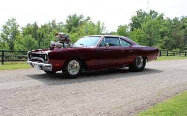 Plymouth-Road-runner-1970-Candy-Brandy-Wine-Black-and-Grey-10