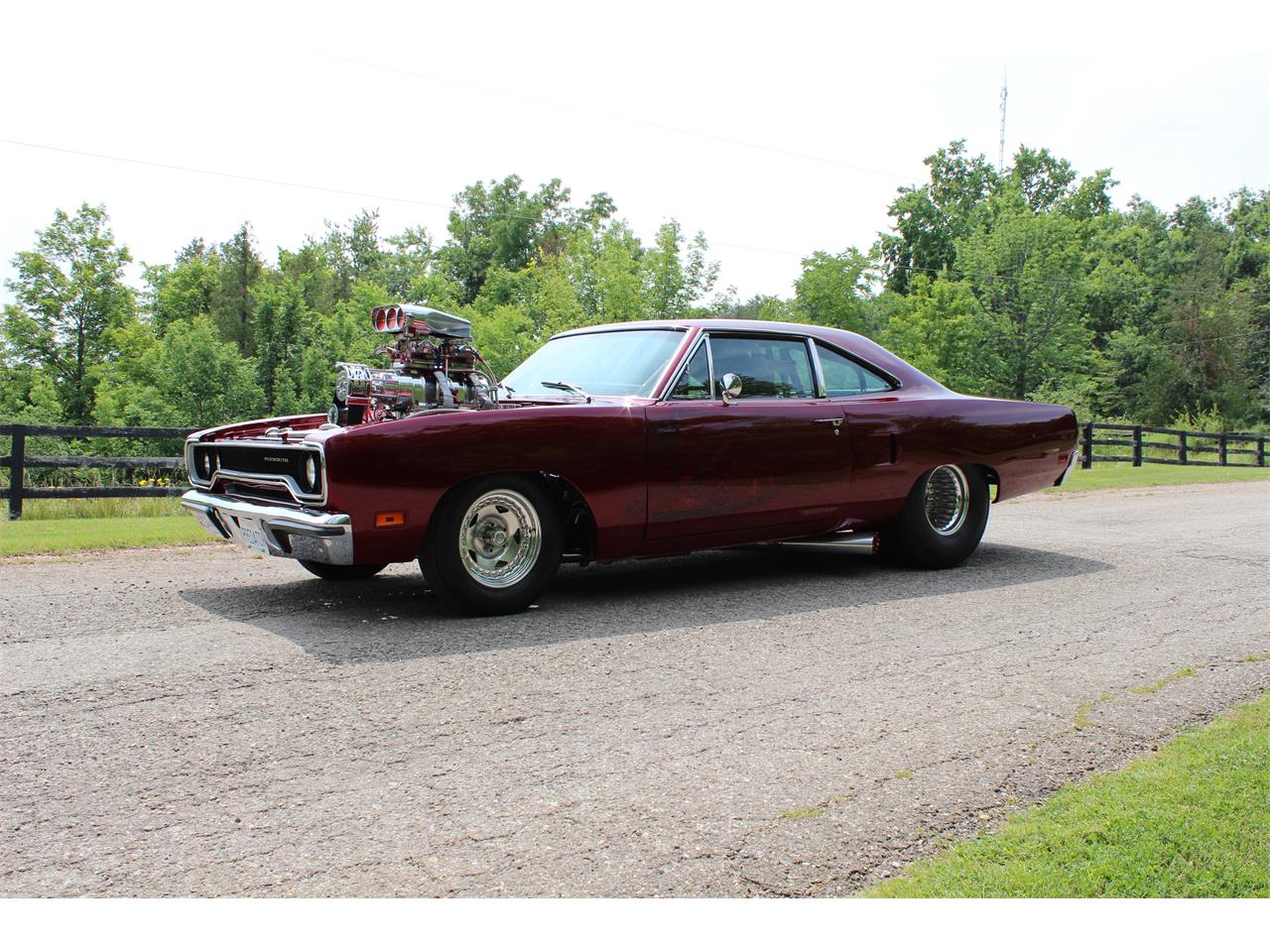 Plymouth-Road-runner-1970-Candy-Brandy-Wine-Black-and-Grey-10