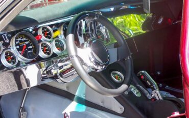 Plymouth-Road-runner-1970-Candy-Brandy-Wine-Black-and-Grey-12