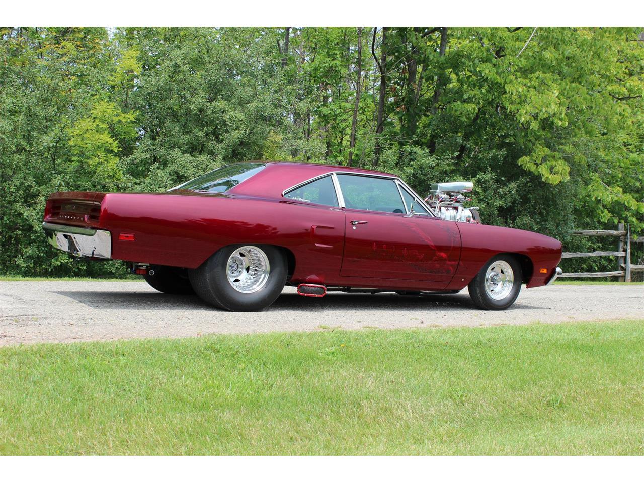 Plymouth-Road-runner-1970-Candy-Brandy-Wine-Black-and-Grey-6