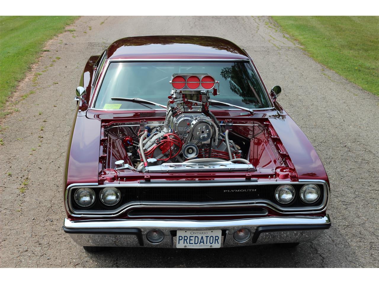 Plymouth-Road-runner-1970-Candy-Brandy-Wine-Black-and-Grey-7