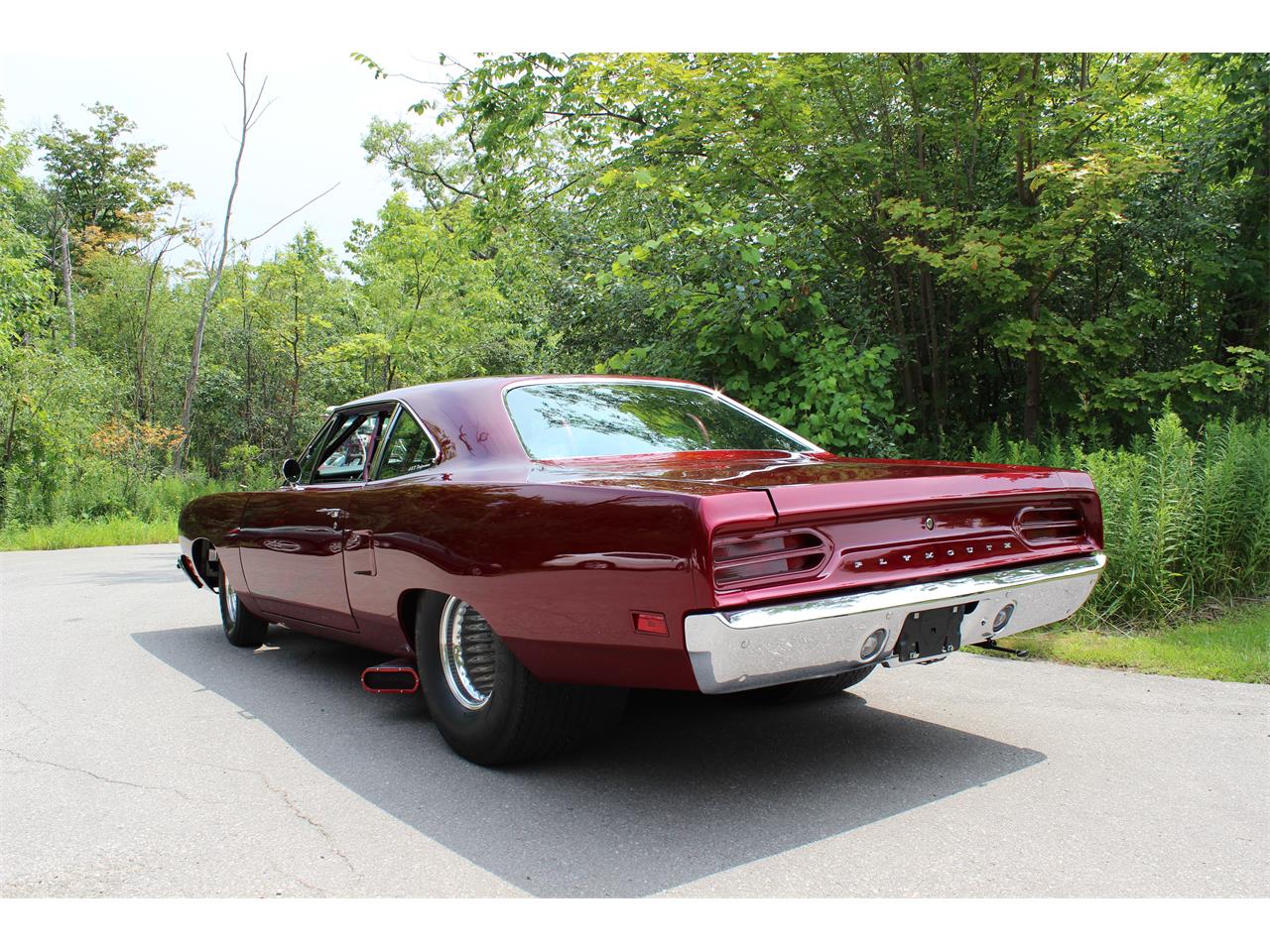 Plymouth-Road-runner-1970-Candy-Brandy-Wine-Black-and-Grey-9
