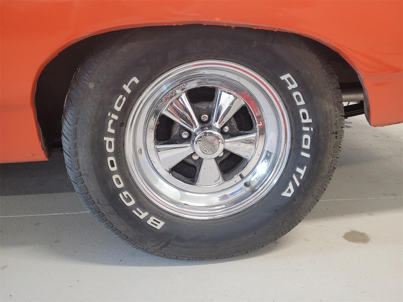 Plymouth-Road-runner-1970-Citrus-orange-White-16