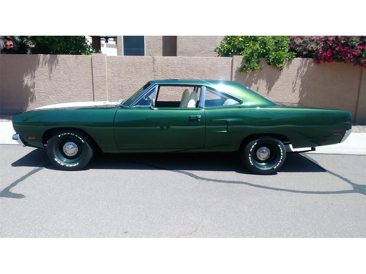 Plymouth-Road-runner-1970-Ivy-Green-White-1