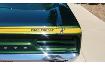 Plymouth-Road-runner-1970-Ivy-Green-White-17