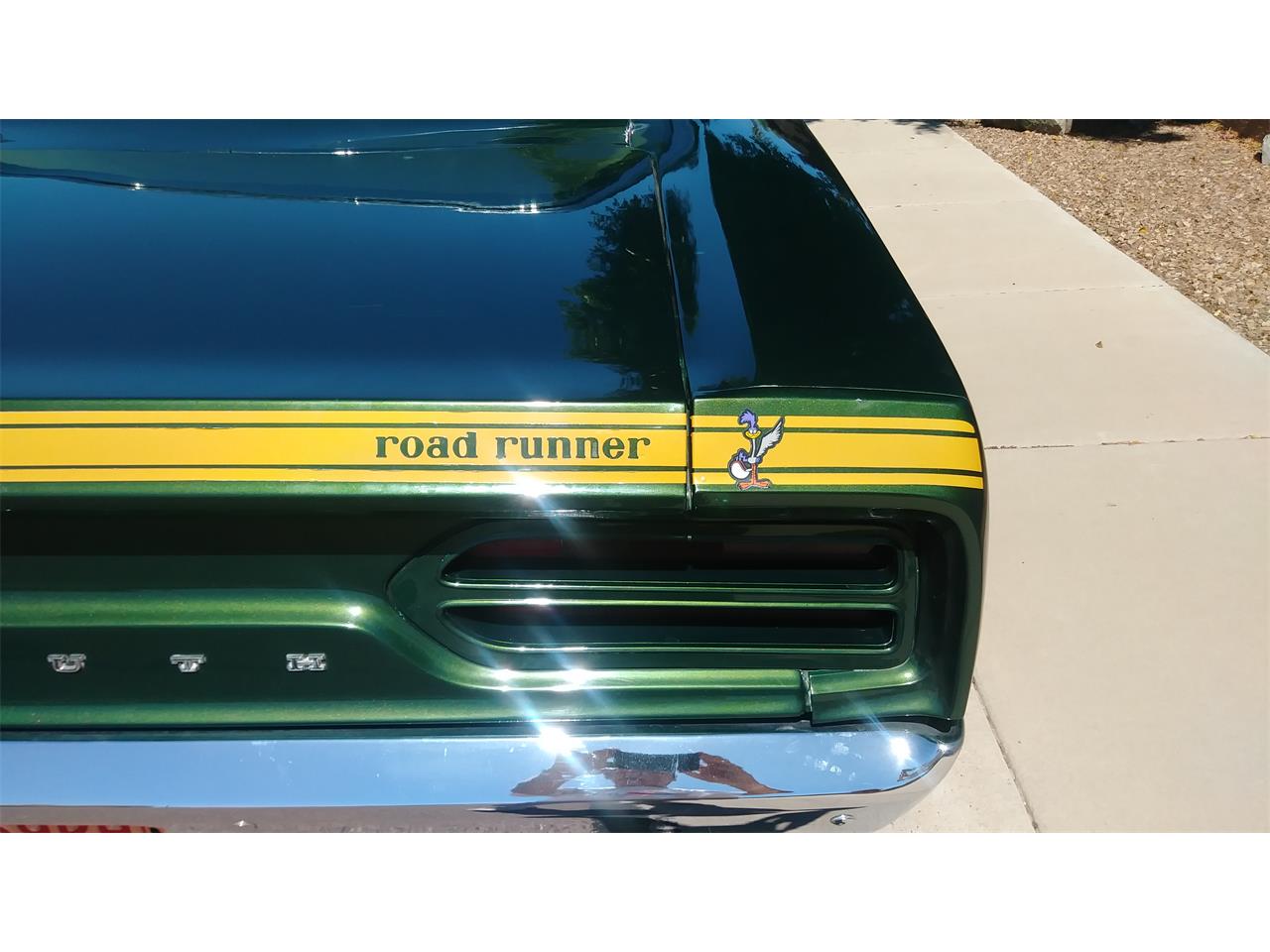 Plymouth-Road-runner-1970-Ivy-Green-White-17