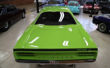 Plymouth-Road-runner-1970-Limelight-Black-1