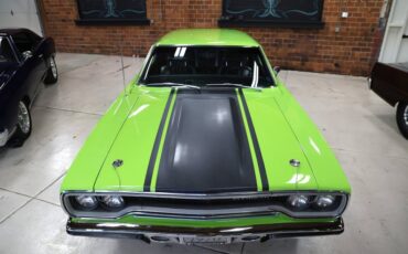 Plymouth-Road-runner-1970-Limelight-Black-12