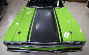 Plymouth-Road-runner-1970-Limelight-Black-13