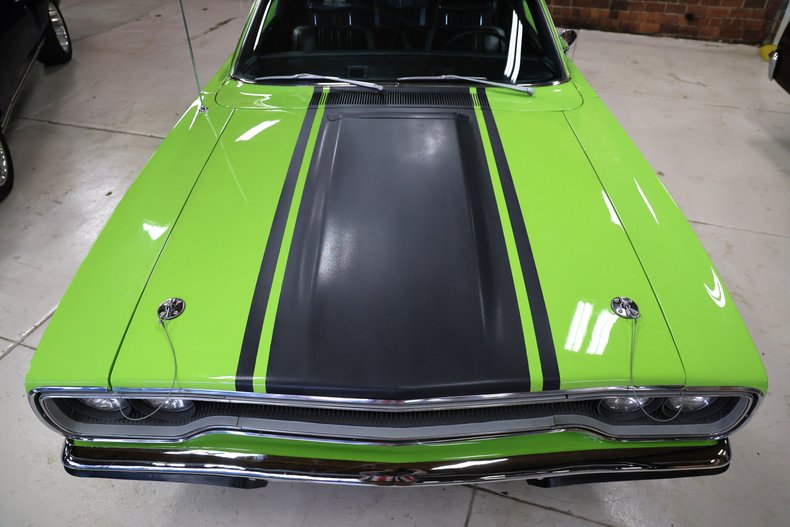 Plymouth-Road-runner-1970-Limelight-Black-13