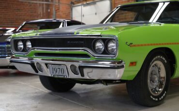 Plymouth-Road-runner-1970-Limelight-Black-16