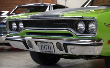 Plymouth-Road-runner-1970-Limelight-Black-17