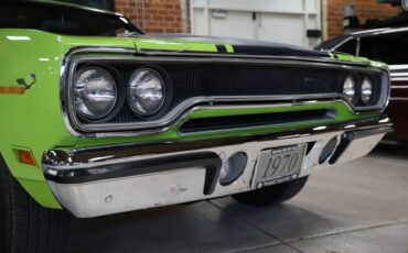 Plymouth-Road-runner-1970-Limelight-Black-18