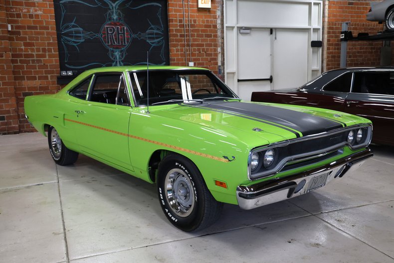 Plymouth-Road-runner-1970-Limelight-Black-20