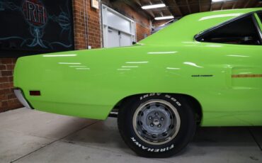 Plymouth-Road-runner-1970-Limelight-Black-25